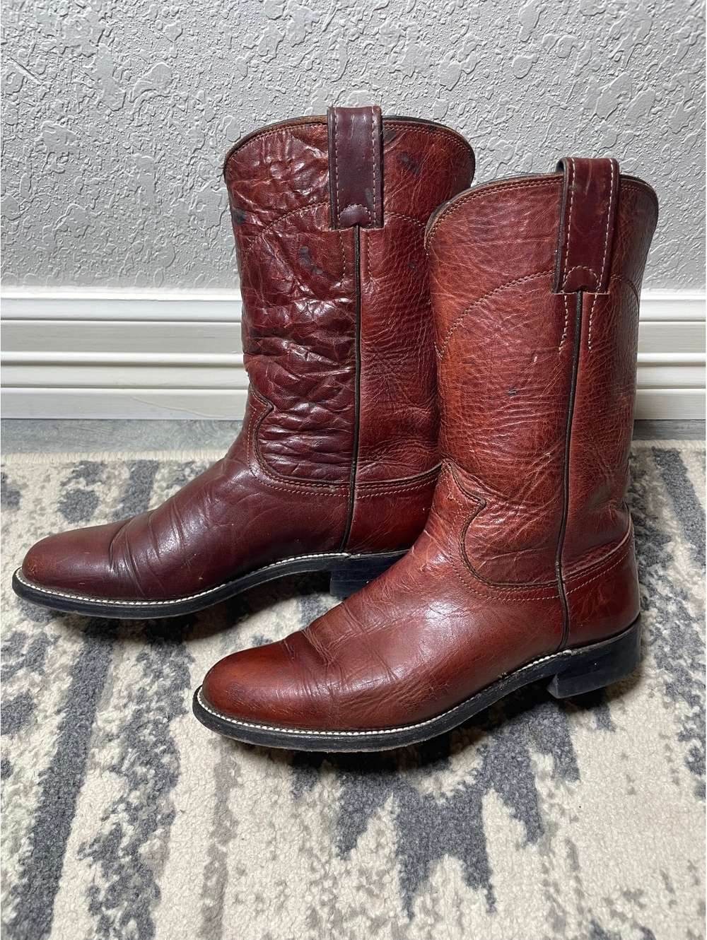 Women’s Justin solid brown redwood leather vintage round toe boot size 6 B - Picture 2 of 12